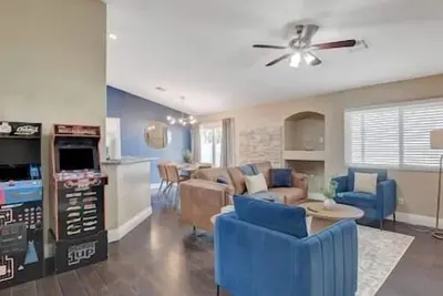 Image de Level Up Lodge: 5-Bedroom Arcade Bliss with Grill