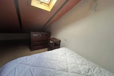 Image de One-bedroom, two-bathroom apartment