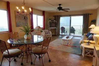Image de Spanish Trace 353 Beachfront 2-Bedroom Condo with Ocean Views