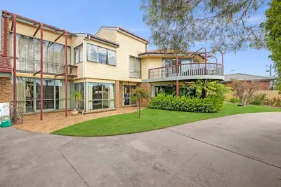 Image de Spacious Family Retreat on Fischer (3)