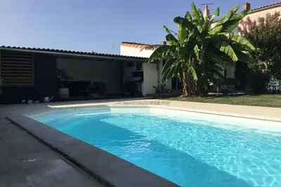 Image de Maison 8 personnes avec piscine chauffée à deux pas des commerces
