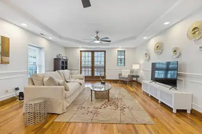 Image de Modern Historic 3 bdrm 2 bath