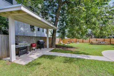 Image de Oak - Apt. 2 - Book for 30 days or longer!