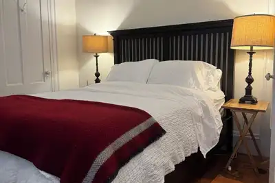 Image de 'Sweetstay Providence' Closest rental to the Brown athletics and Brown campus.