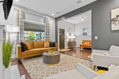 Image de Remodeled in Midtown - Hot Tub by Plaza & Downtown