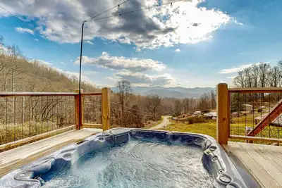 Charming Log Cabin with Long Range Views, Wifi, and Private Hot Tub