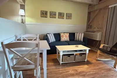 Image de Island Inn - Residential Suite - 32g - Dog-freindly - Oak Bluffs, Ma