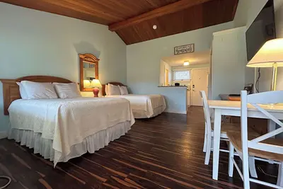 Image de Island Inn - Studio Suite - 26f - Dog-friendly - Oak Bluffs, Ma