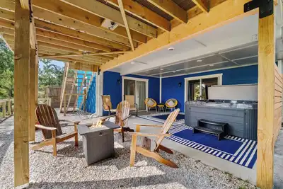 Serenity @ Beaver Lake: Views, Hot Tub & Game Room