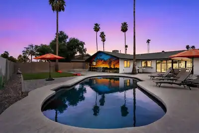 Image de ☆Oldtown Osborn Oasis☆ Large Backyard, Private Lagoon Pool, Firepit & Bbq Escape