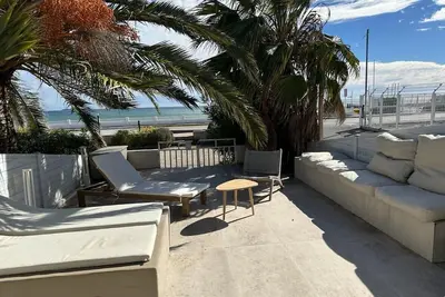 Image de Belle maison avec terrasse face mer - Cannes