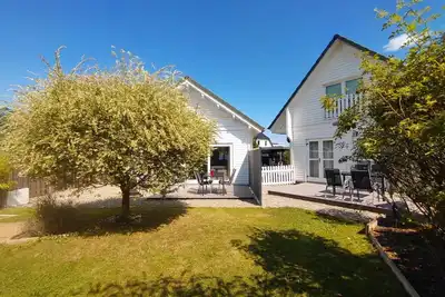 Image de Beautiful, modern Scandinavian summer house with garden, close to the beach and in a quiet location. Rental from May to October