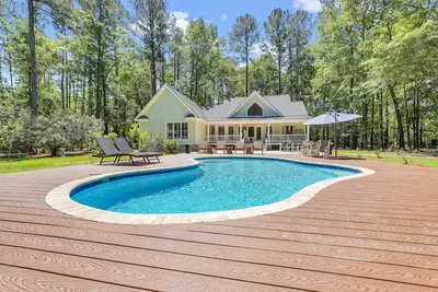 Image de Beautiful Spacious Remodeled Private House w/Pool, Porches, Grille, Game Room.