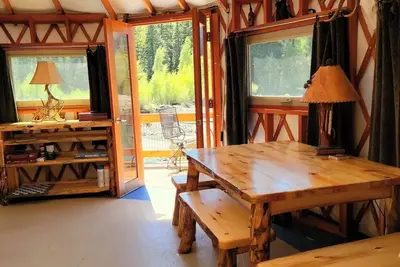 Charming cabin in lovely Vallecito with WiFi access