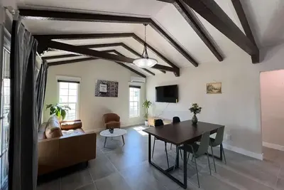 Image de Charming Remodeled Home 2-bedroom 1 bath house with Ac and WiFi in Baldwin Park