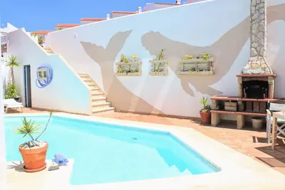 Cozy 2-bedroom apartment, with garden & pool in Ericeira, Ribeira Dilhas Beach