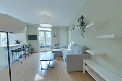 Image de Appart 3 chambres-Lumineux et spacieux (jusqu'a 8 couchages)- wifi