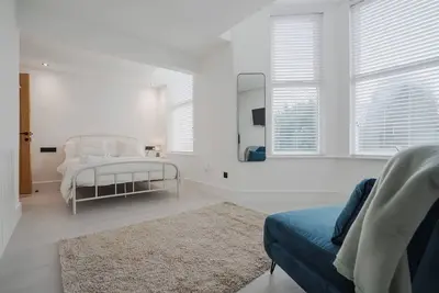 Image de Private Ensuite | Mini Fridge | Desk | Free Parking