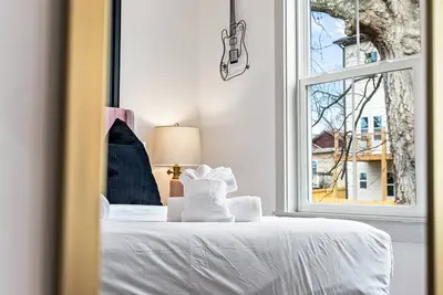 Image de The Groove House | Music-Themed Atl Retreat Near Mercedes-Benz