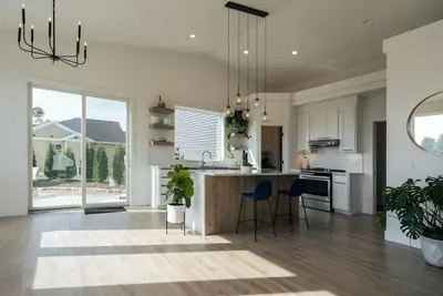 Image de Bright, modern & spacious 3-bedroom home with Ac, WiFi in fantastic Sun Prairie