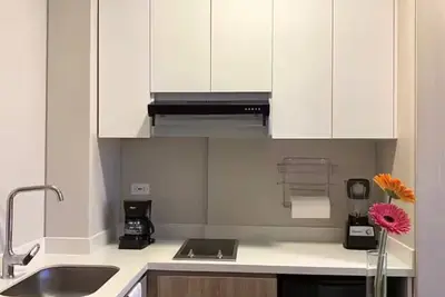 Image de Modern Loft with Wifi and parking.