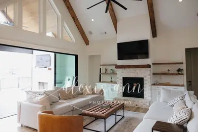 Image de Spacious 5-bedroom house with incredible golf views