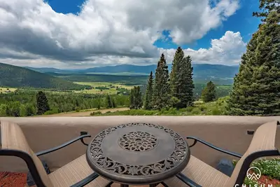 Image de Spacious 4 bedroom with unmatched view!