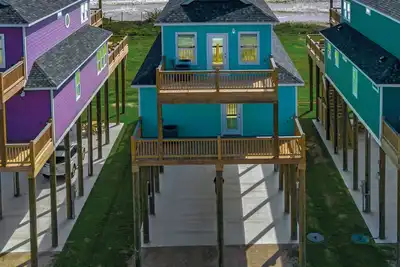 Image de 3 Beachfront Homes | 15br Retreat for 54 Guests
