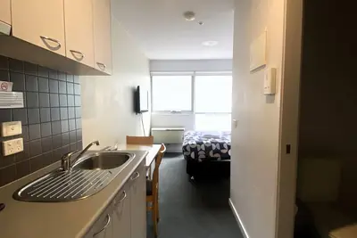 Image de Cozy Studio Apartment in Cbd, incl. Wifi & Parking
