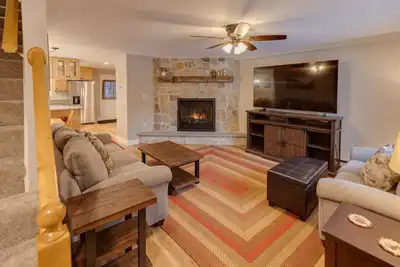 Image de Loon Condo with Fireplace
