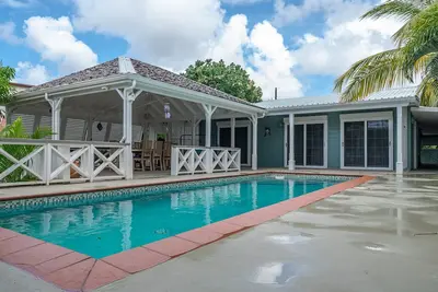 Blissful Tropical Escape