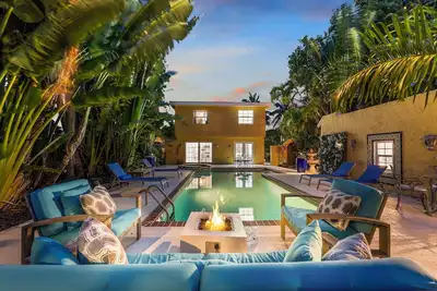 Image de 5br w/ Heated Pool + Spa! 5 min to Palm Beach and Downtown!