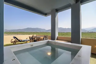 Stylish Escape Stunning Views of Mangrove Preserve