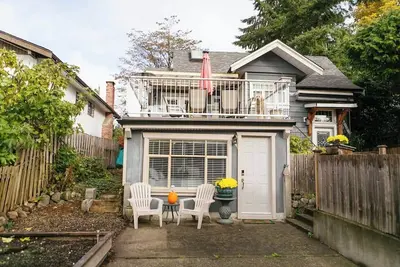 Image de La Belle Garden suite in central North Vancouver