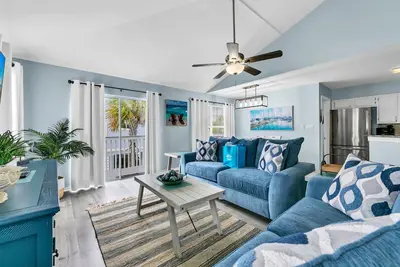 Image de Bring Your Boat To Destin Sands 402 Close To The Beach