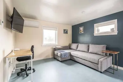 Image de #StayinMyDistrict East End Spud Nest