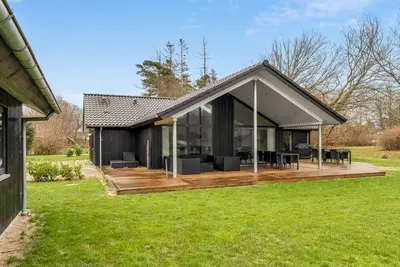 \"Erlinda\" - 300m from the sea by Interhome