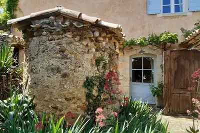 Image de Le Midi, A Refined Master House in Provence with a swimming pool