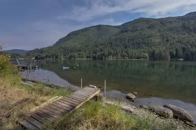 Image de A re-styled single story, 3-bedroom, 2-bath ranch style cabin at Silver Lake
