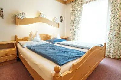 Image de Vacation apartments, just a few steps from the lake, free use of the lido