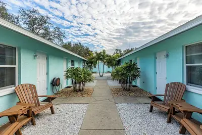 Image de Key West Style Bungalows!