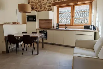 Image de Gîte Mandaline\nMaison de village avec jacuzzi\npour 4 pers. 2 chambres, 2 sdb