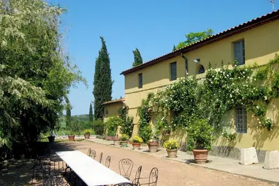 Image de Authentic Tuscan farmhouse with pool for families and children