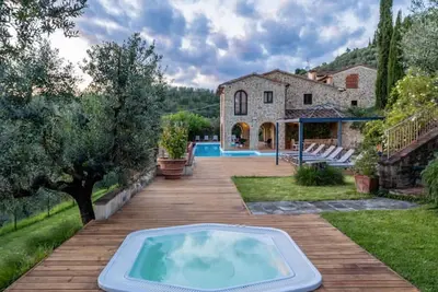 Image de Villa Superior Promoted By WeekHomes. com