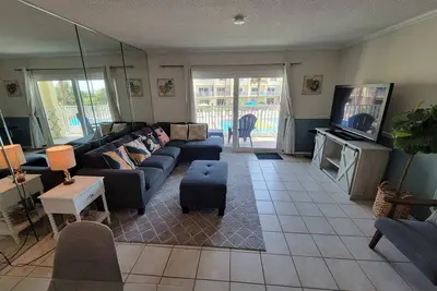 Image de Spanish Trace 242 \"Beachfront Condo with Pool Views and Family Comfort\"