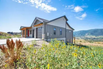 Image de New Family Home in Eden w Hot Tub and Great Views