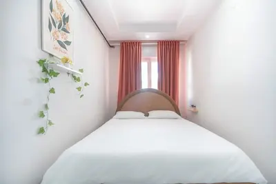 Image de Your Ethnic Stay Awaits: 2 Bed- Cozy, Cultural and Central!