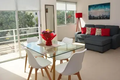 Image de Appartement Cancun dans résidence sécurisée avec piscine et salle de fitness.