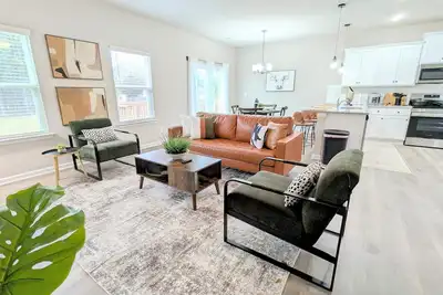 Image de Charming 3-bedroom townhome with Ac and WiFi in Huntersville - Newly Built