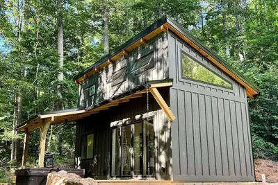 Image de Luxury Tiny House, hot tub, views, close to Asheville & Black Mt.